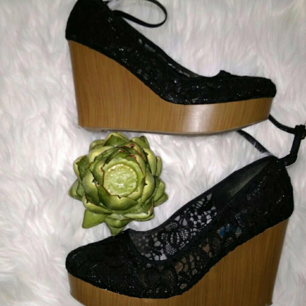 Laced up and classy!